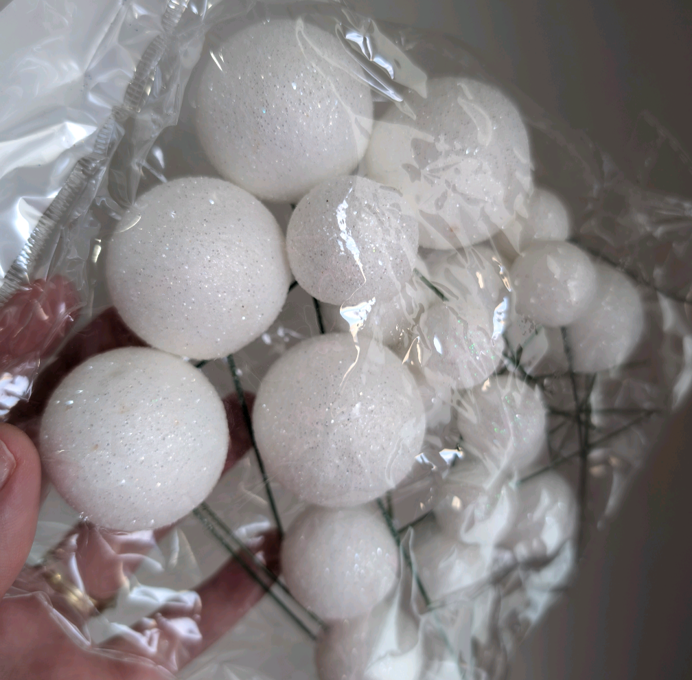 Glitter White Faux Ball Set