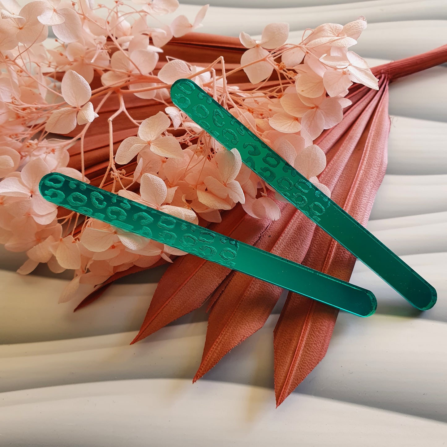 Elegant Leopard Print (pick colour) Acrylic Cakesicle Stick