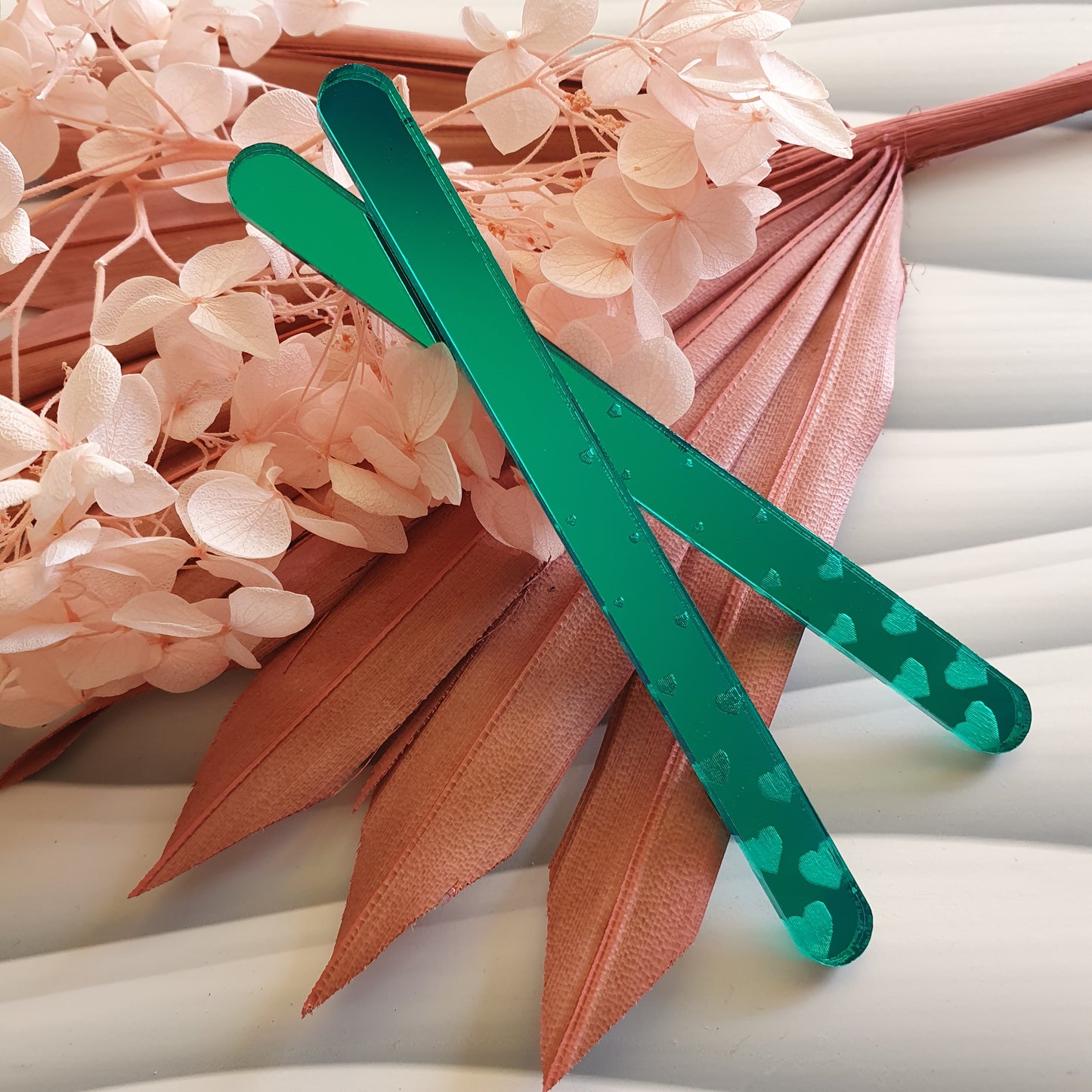 Elegant Descending Love Heart (pick colour) Acrylic Cakesicle Stick