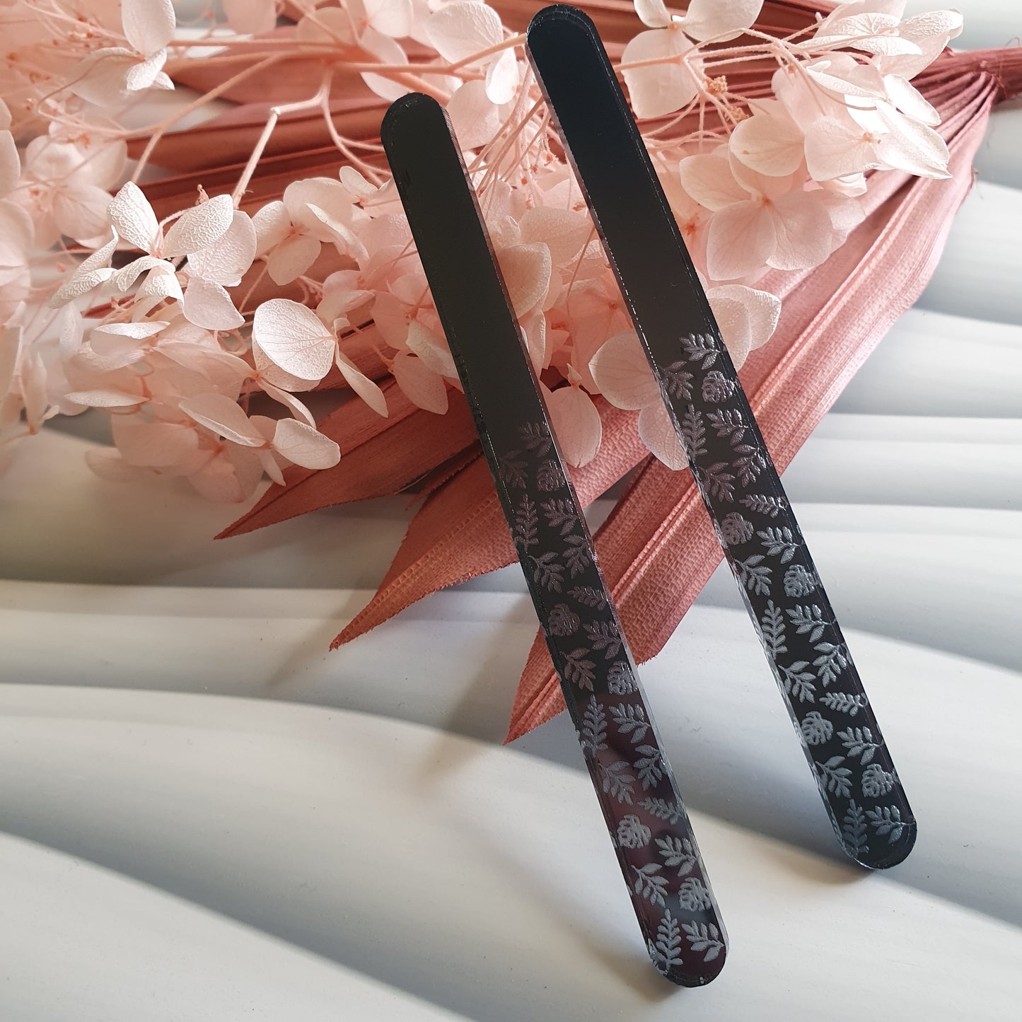 Elegant Leaf (pick colour) Acrylic Cakesicle Stick