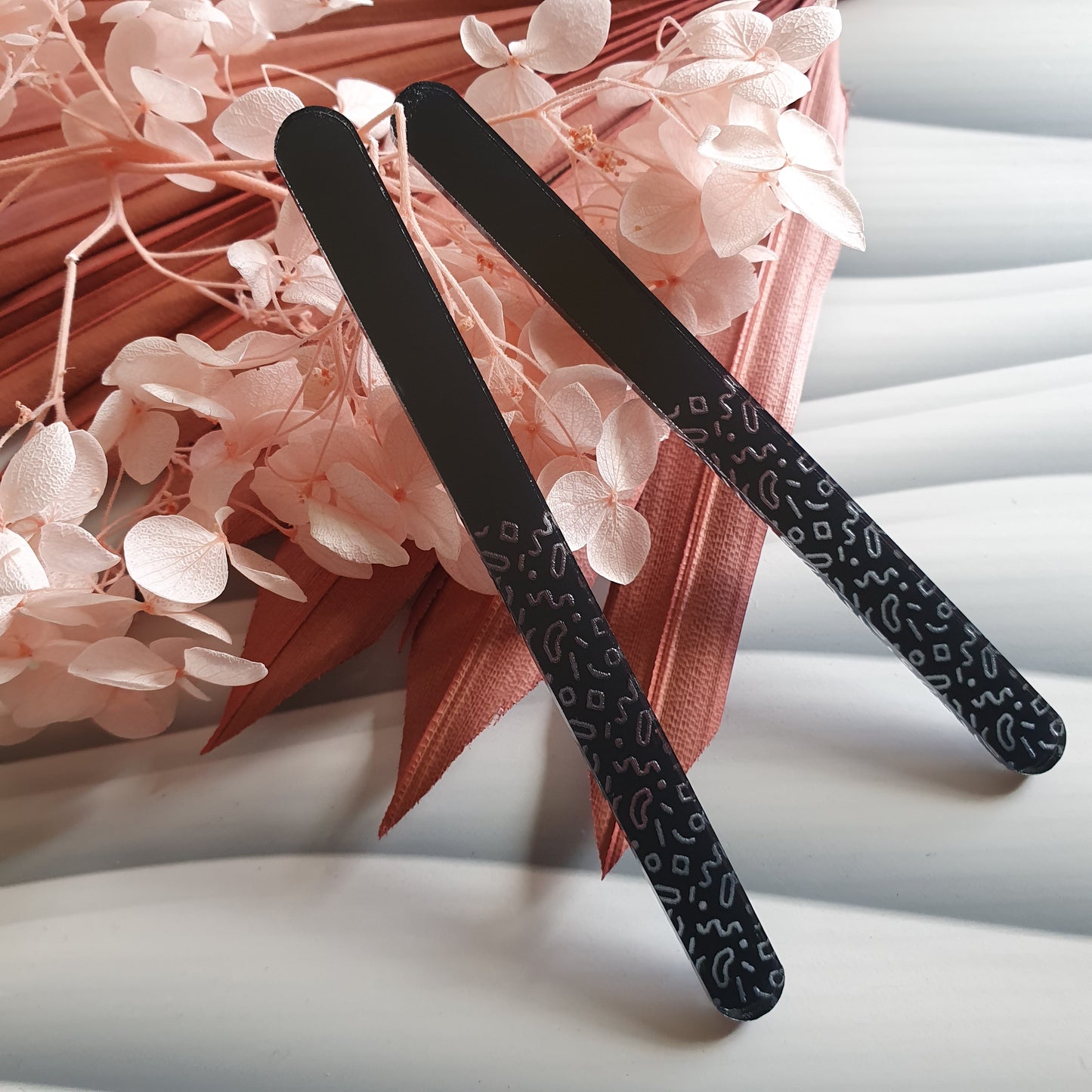 Funky Lines (pick colour) Acrylic Cakesicle Stick