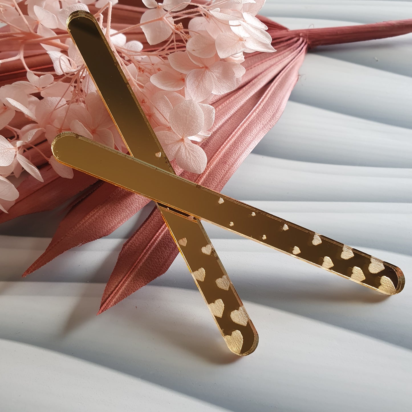 Elegant Descending Love Heart (pick colour) Acrylic Cakesicle Stick