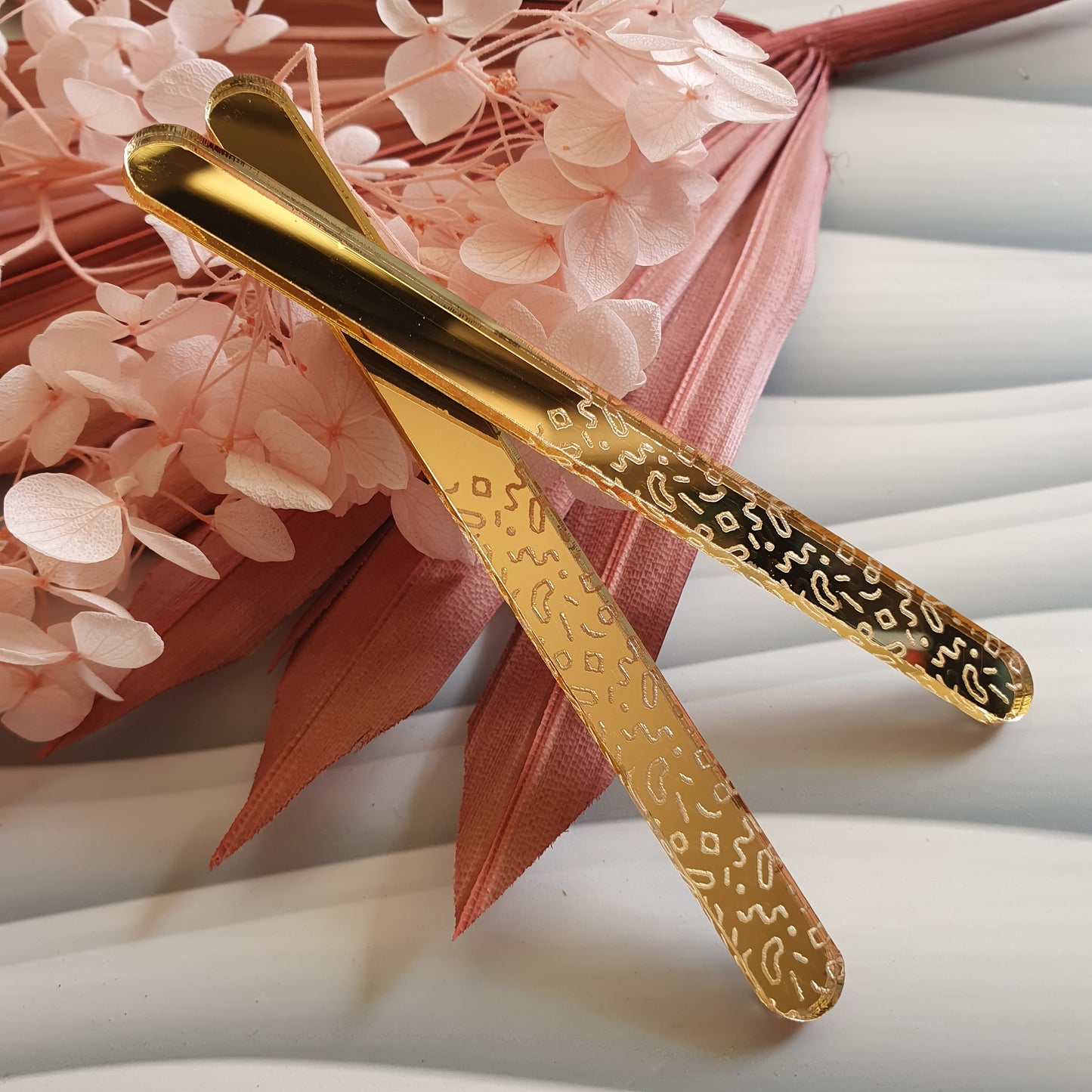 Funky Lines (pick colour) Acrylic Cakesicle Stick