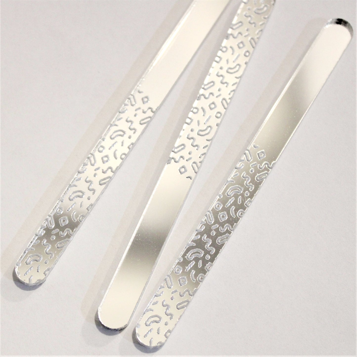 Funky Lines (pick colour) Acrylic Cakesicle Stick