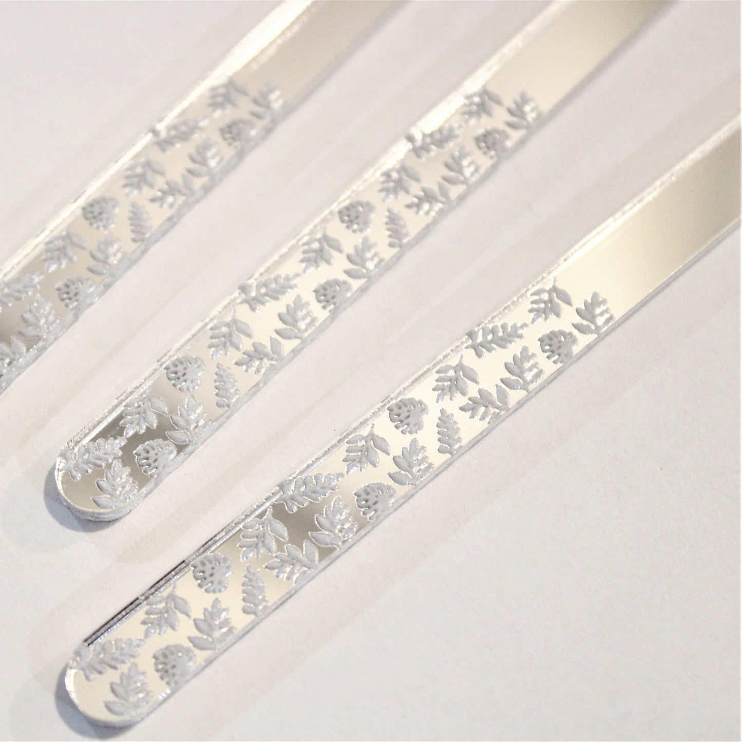 Elegant Leaf (pick colour) Acrylic Cakesicle Stick