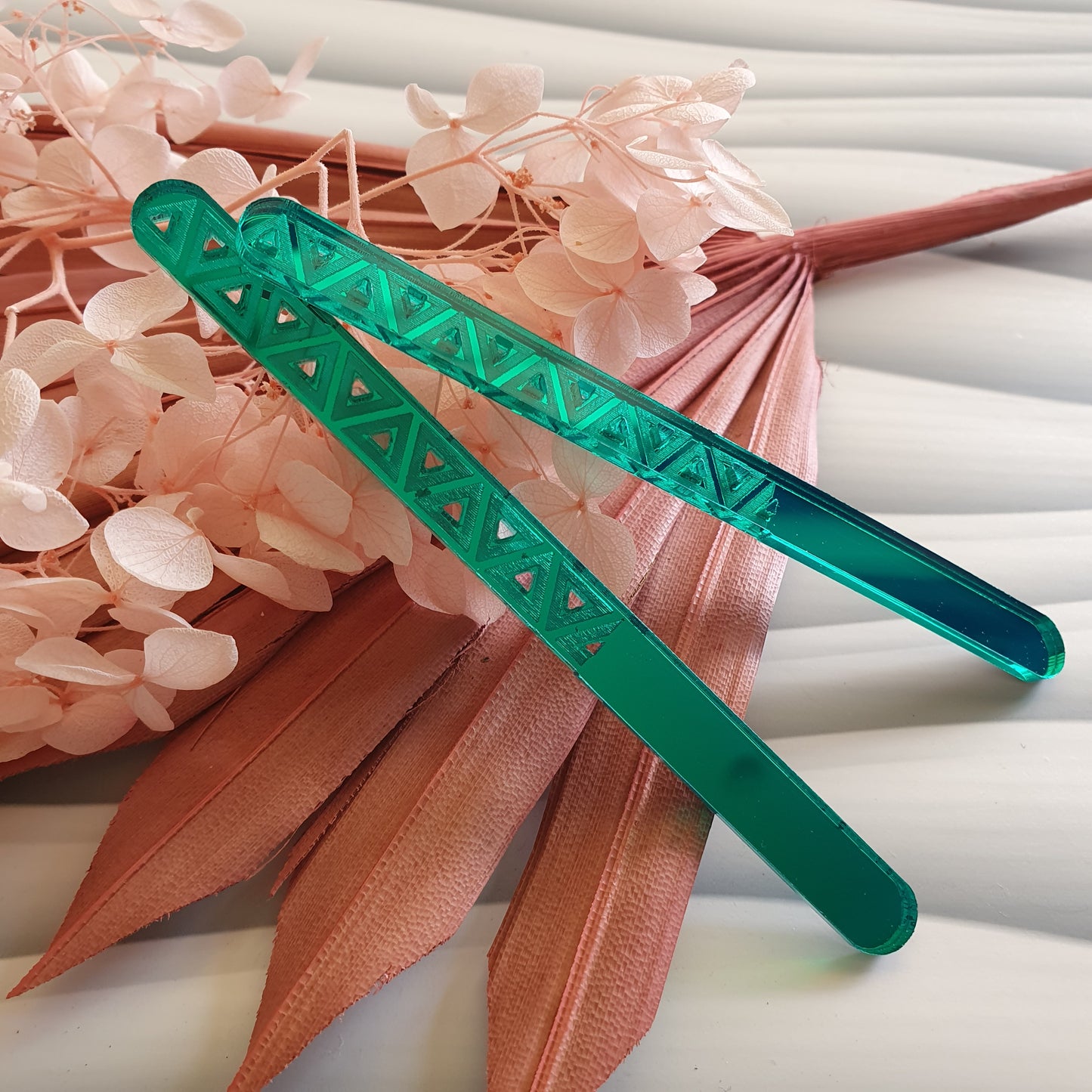 Elegant Triangle (pick colour) Acrylic Cakesicle Stick